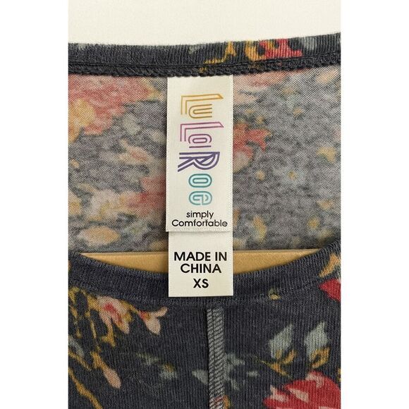 🌸 LuLaRoe Perfect Tee XS Gray Floral Print Scoop Neck Top - Picture 5 of 5